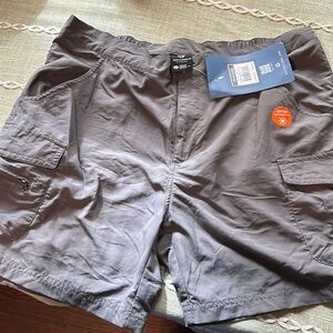 White Sierra women’s shorts size large